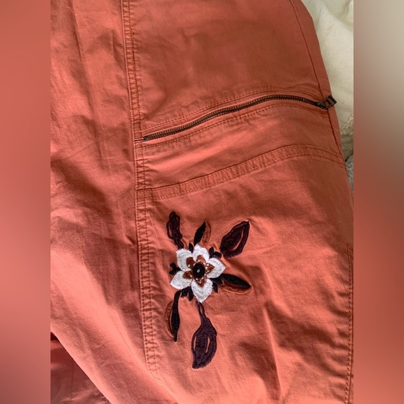 Soft Surroundings Cargo Pants Women Size 1X Everything Under The Sun Embroidered - Picture 9 of 11